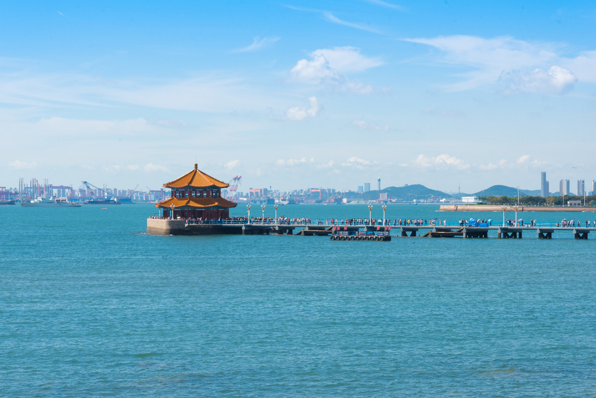 沿着青岛地铁1号线，一起欣赏沿途美丽的风景