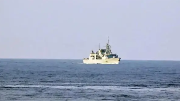 中美军舰台海对峙，最近时仅隔160米，局势究竟多紧张？