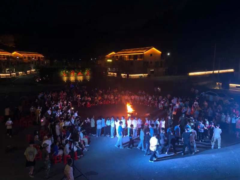 江西永新:“三湾人家”开启致富门