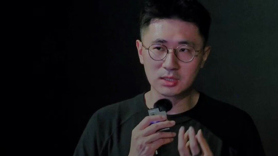 坚果回应“公关阴谋论”：很多事不是策划 也担心媒体有阴谋