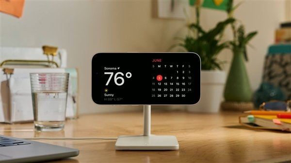 苹果又抄袭罗永浩！iOS 17发布StandBy功能：让iPhone变时钟、智能屏幕