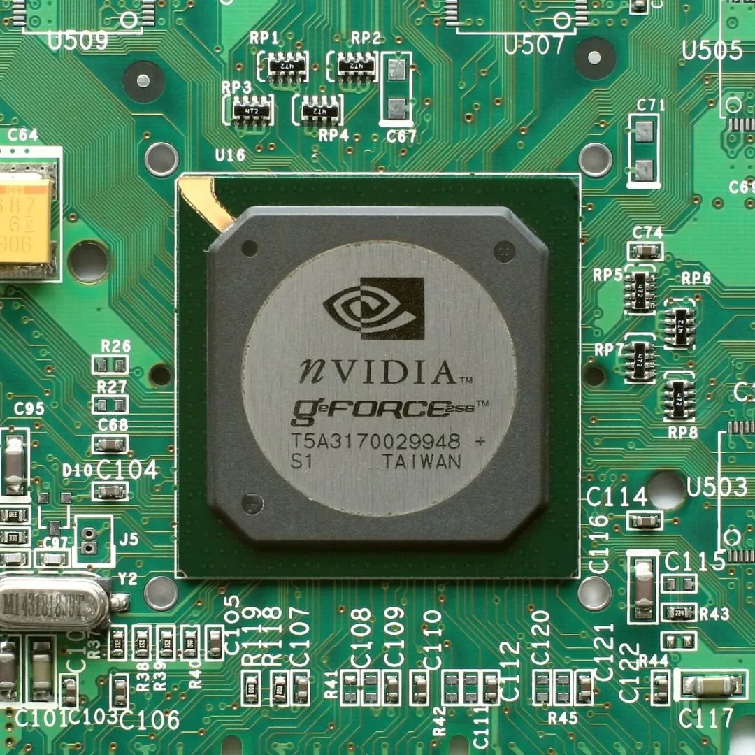 〓 GeForce256是第一枚真正意义上的GPU