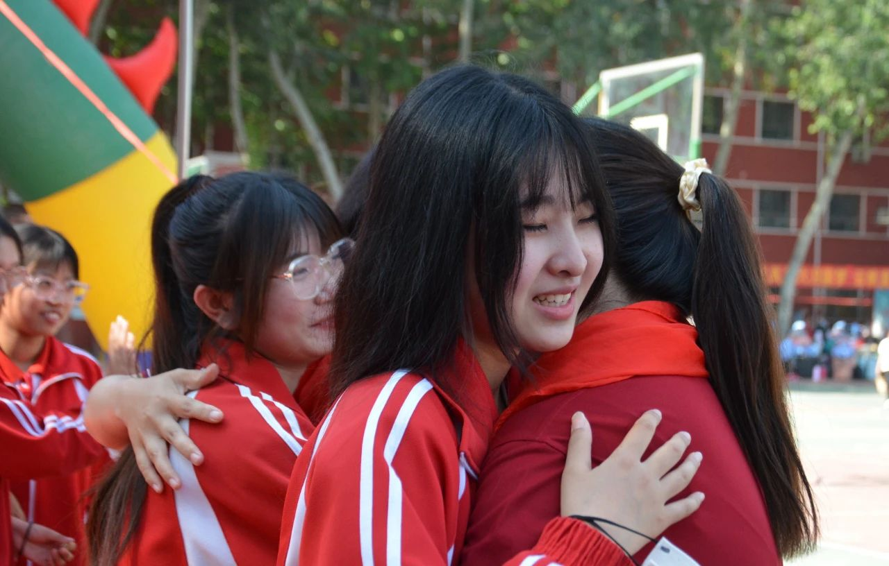 河北：宁晋第五中学隆重举行毕业典礼暨高考出征仪式
