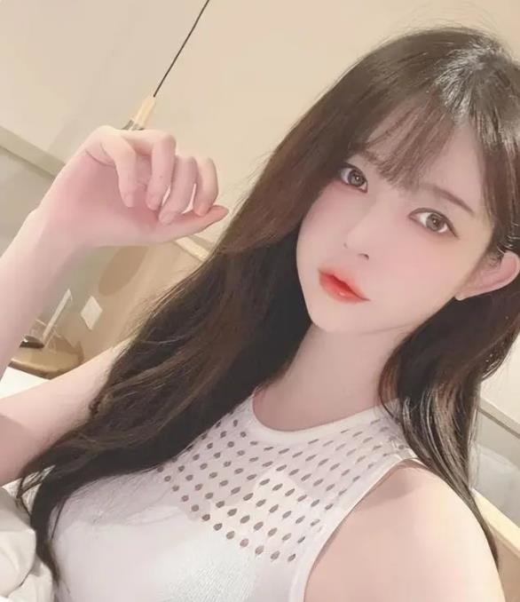 韩国美女网红边娥英柬埔寨旅游去世！身裹红布被扔水沟，满身伤痕累累