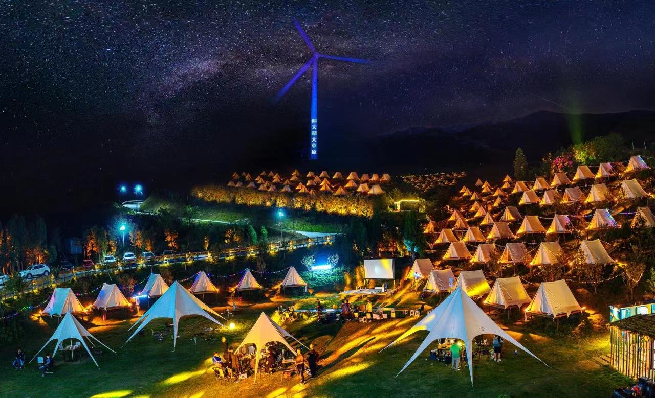 仰天湖大草原：在1314米处赏景畅玩