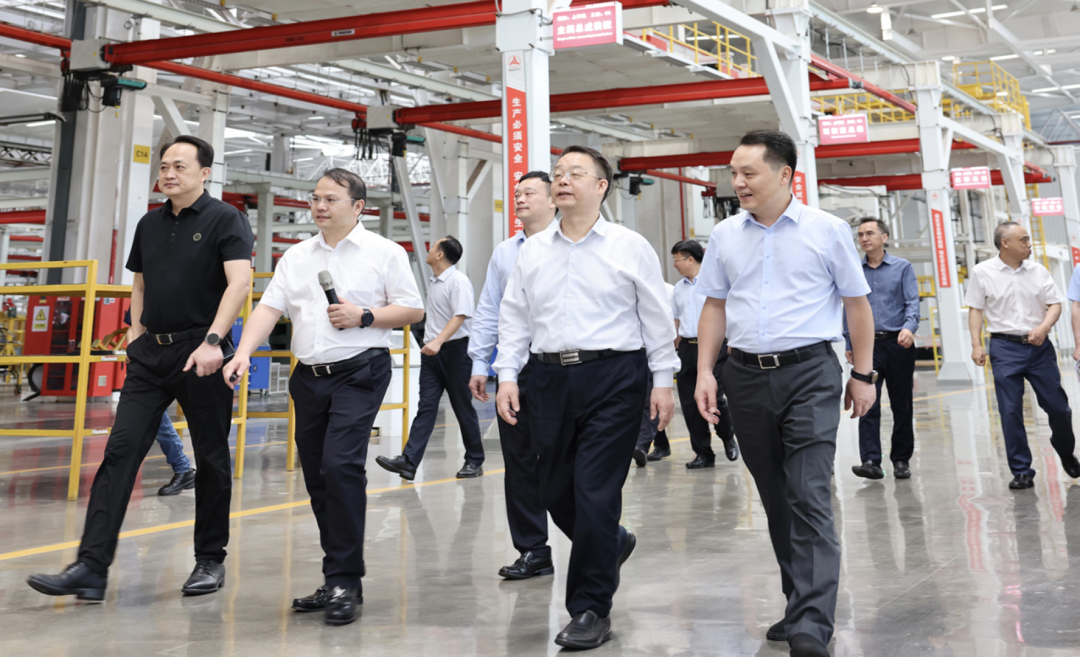 杨晓云调研三一重工智能装备产业园。朱云卿 摄