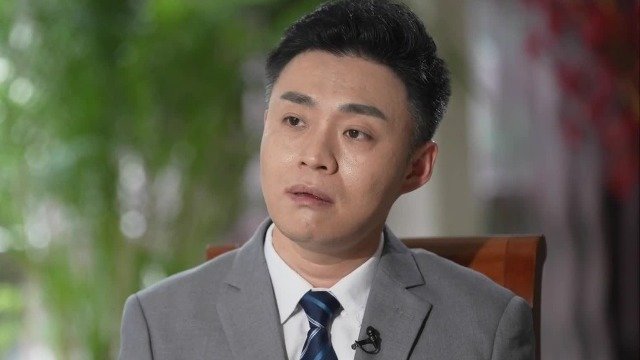 4个人为他挡刀，一名护士冒死相救，陶勇医生感激发言：见义勇为就在身边