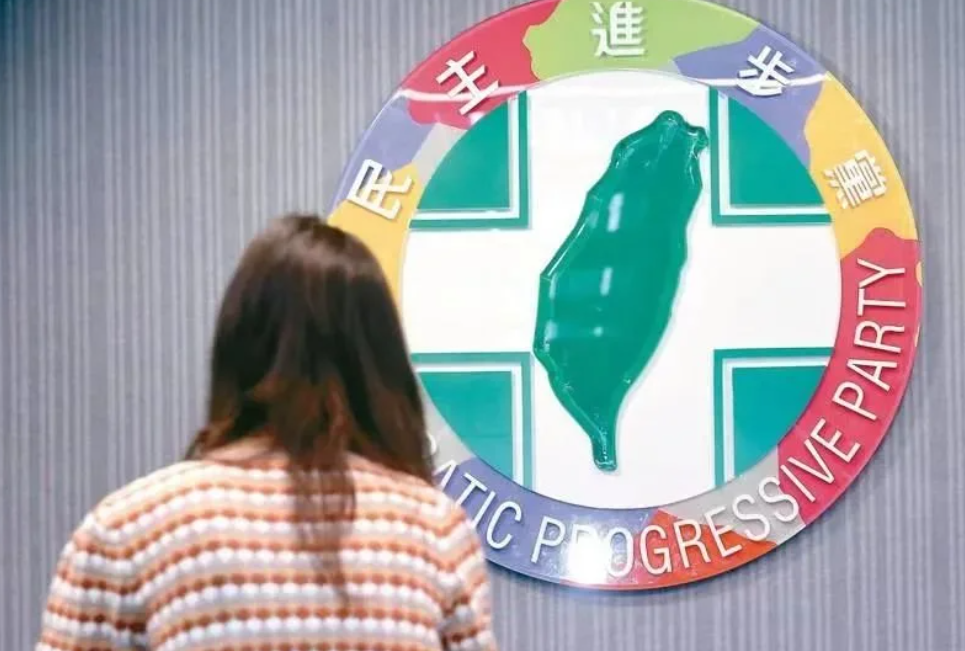 凤凰早报|在德被带走的中企高管发声;乌军宣称反攻取得进展
