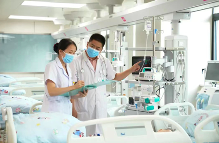 重医儿院江西医院多学科联合成功救治一名车祸患儿