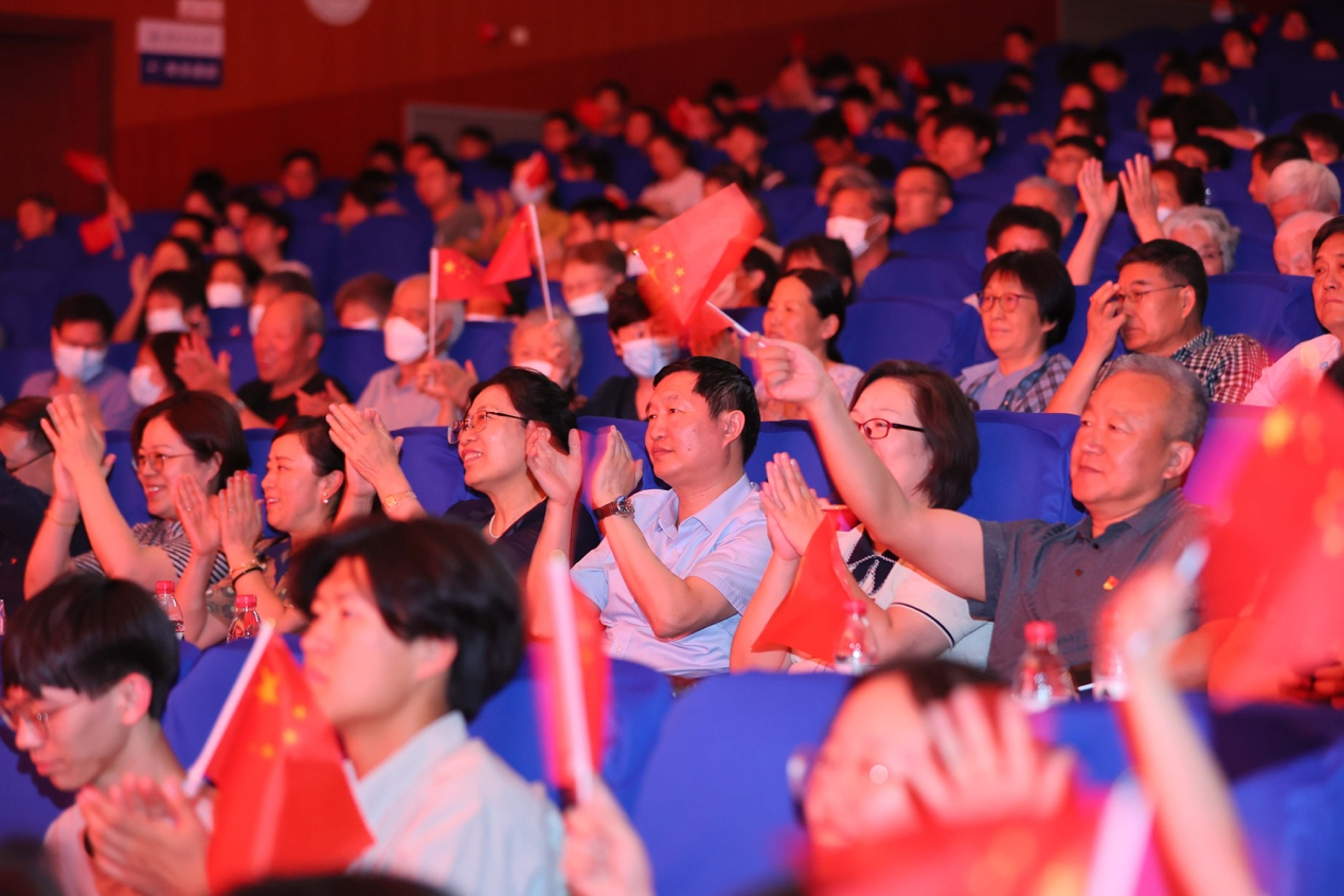 “党旗飘飘 强国有我——中央音乐学院走进西北工业大学主题音乐会”成功举办