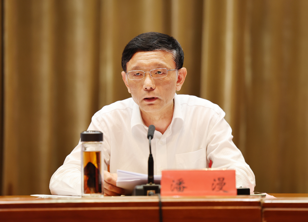 扬州市委书记王进健始终如一把教育事业发展放在优先位置