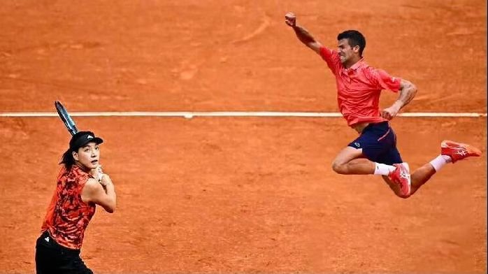 法网公开赛首轮爆冷头号种子意外出局中国小将创造历史最佳战绩