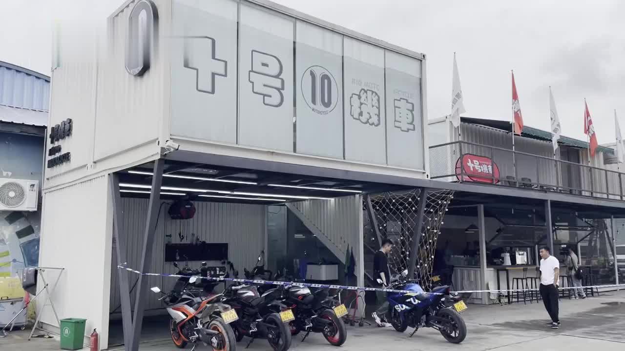 现场直击：成都交警联合多部门突击检查非法改装摩托车店铺