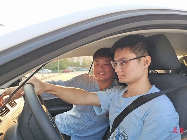 ▲趁着暑假来练车。南昌白云驾校供图