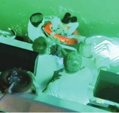 图为救援现场。