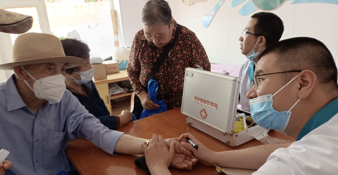 正阳街道互助社区开展健康义诊活动凤凰网长春_凤凰网