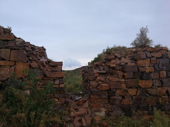 闯王寨楚长城(王春生 摄)