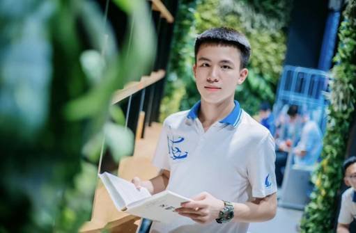 李思航同学