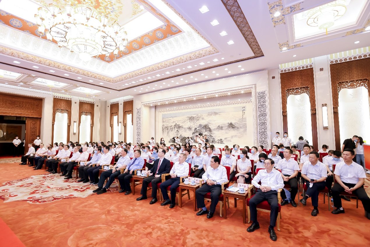 △会议由湖南省供销合作总社党组成员、理事会副主任张军主持。