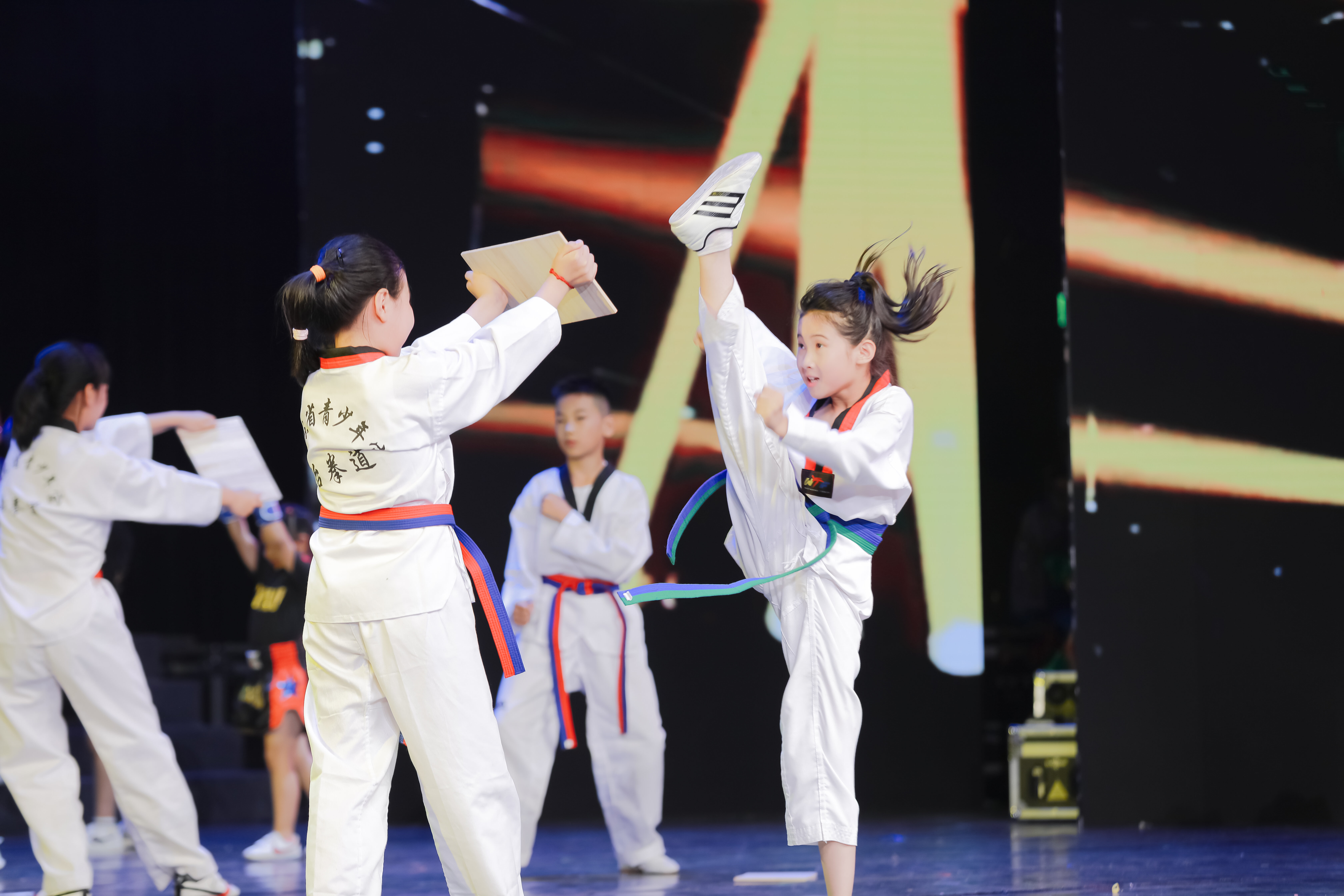 体育展示《冲上巅峰》——跆拳道