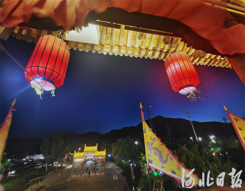 6月21日晚，位于石家庄市鹿泉区的龙泉古镇景区夜色如画。