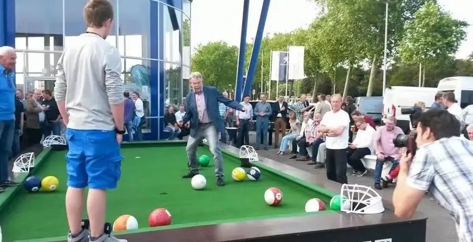 新增项目—脚踢桌球