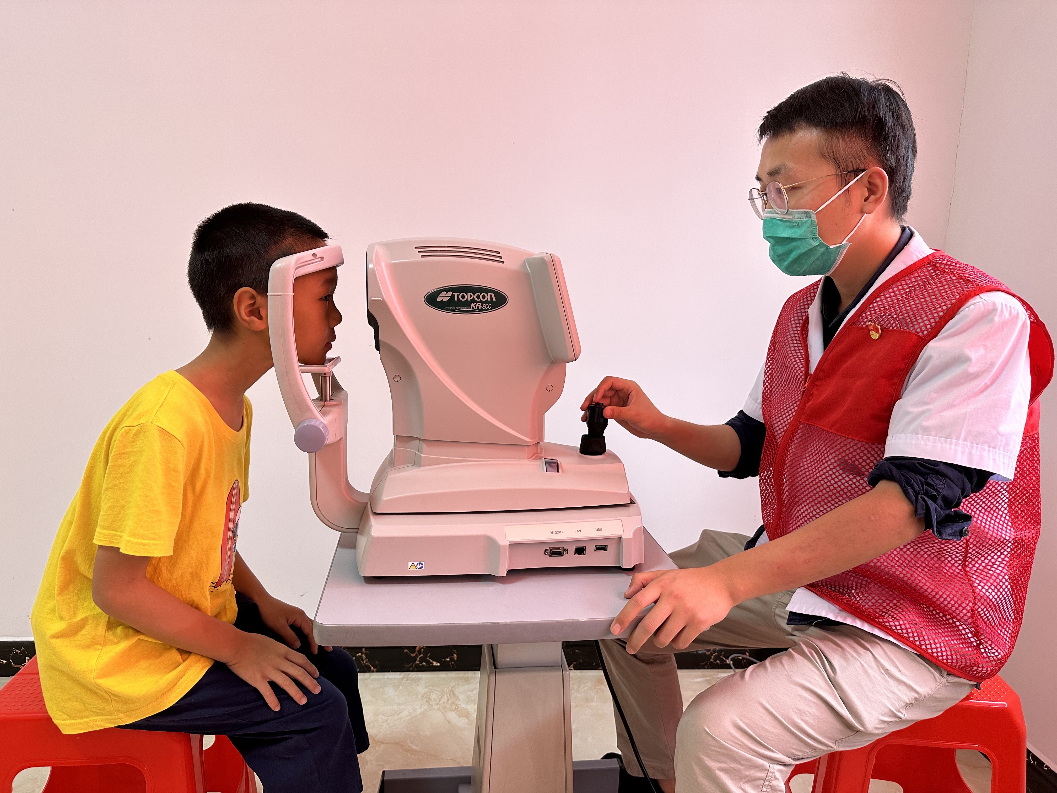 南京市儿童医院举办“健康下基层  医心暖民心”主题党日活动