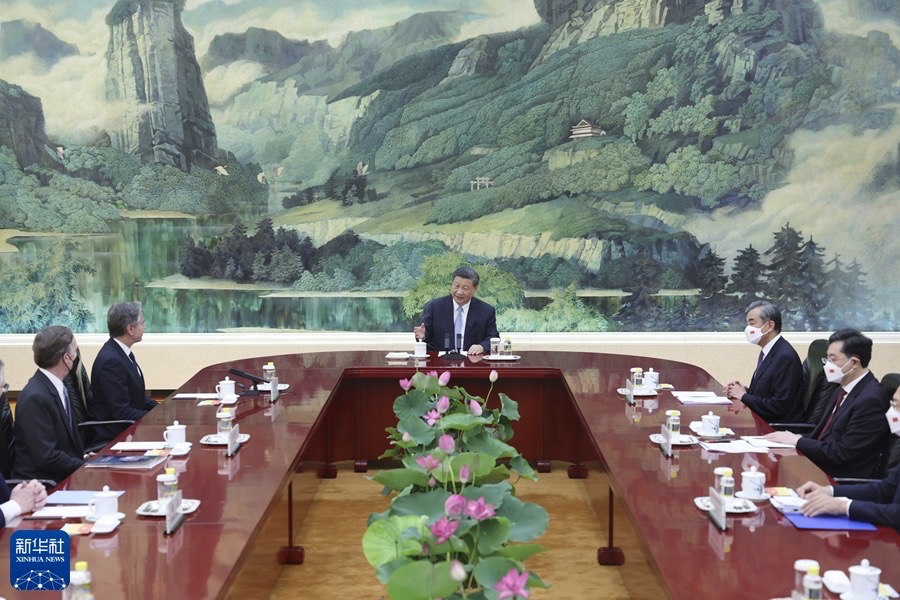 6月19日下午，国家主席习近平在北京人民大会堂会见美国国务卿布林肯。王毅、秦刚等参加会见。