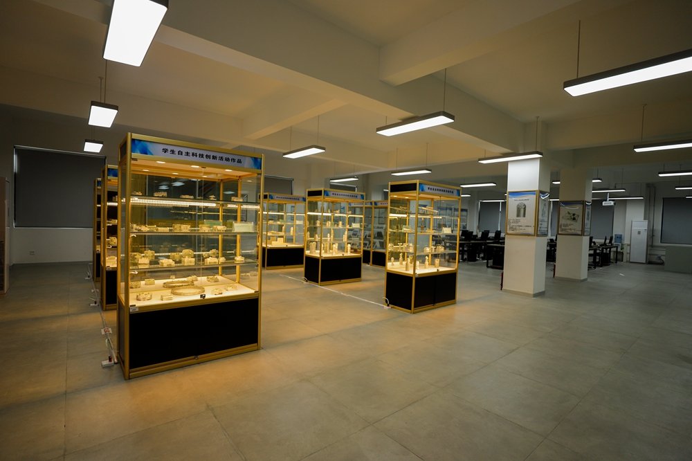 西安明德理工学院精雕-数控加工虚拟仿真实验室