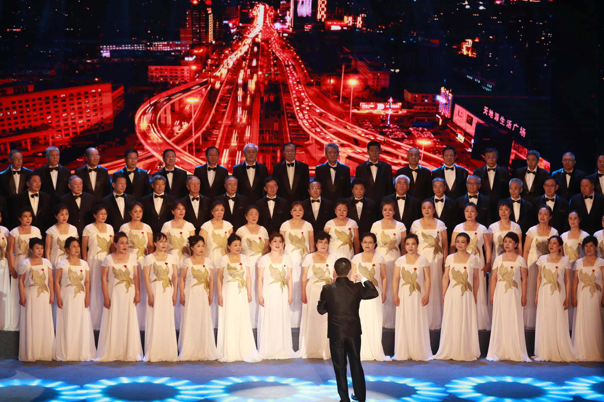 长春市首届市民合唱节音乐盛典现场。王强 摄