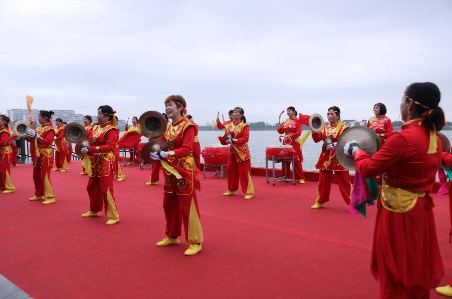 江西共青城市举行2023年“全民健身、幸福共青”迎端午龙舟赛