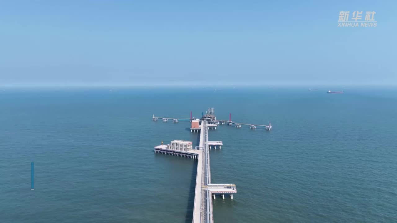 河北唐山：曹妃甸新天LNG项目首船顺利到港