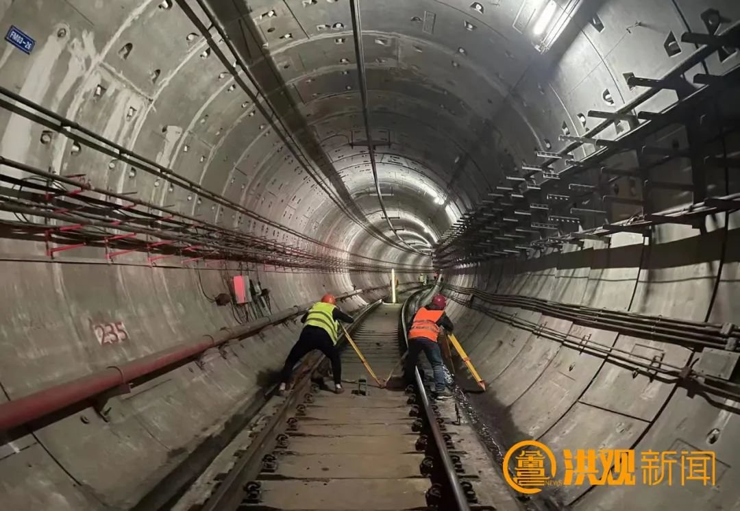 南昌地铁一号线北延工程1标三工区蛟桥站——双港站区间右线顺利贯通。 资料图