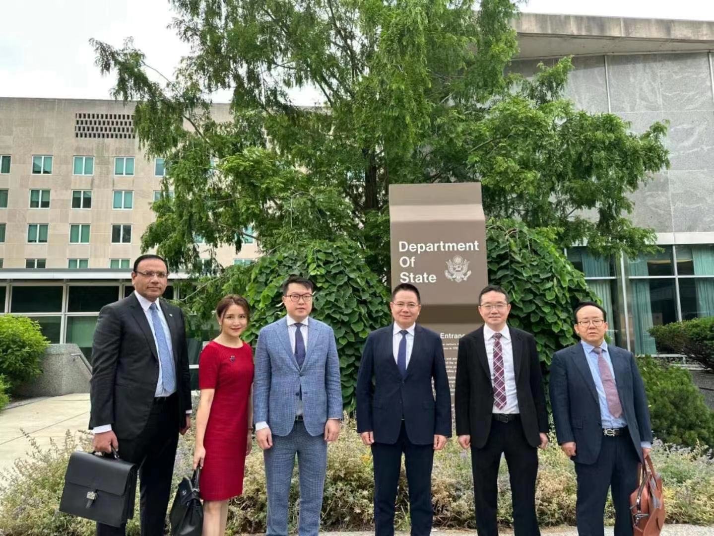 紫荆党代表团应邀访问美国国务院