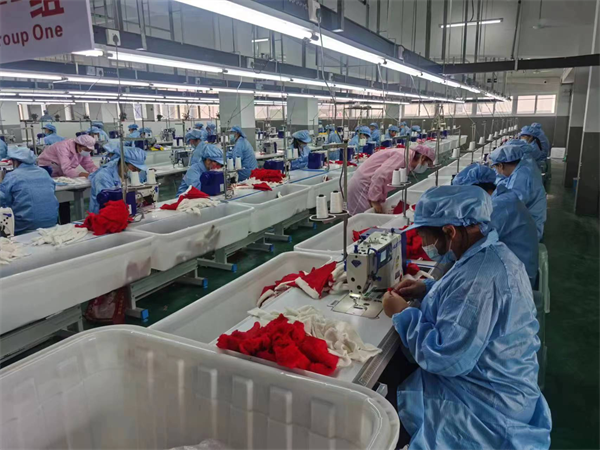 陕西省安康市恒安玩具有限公司车间内