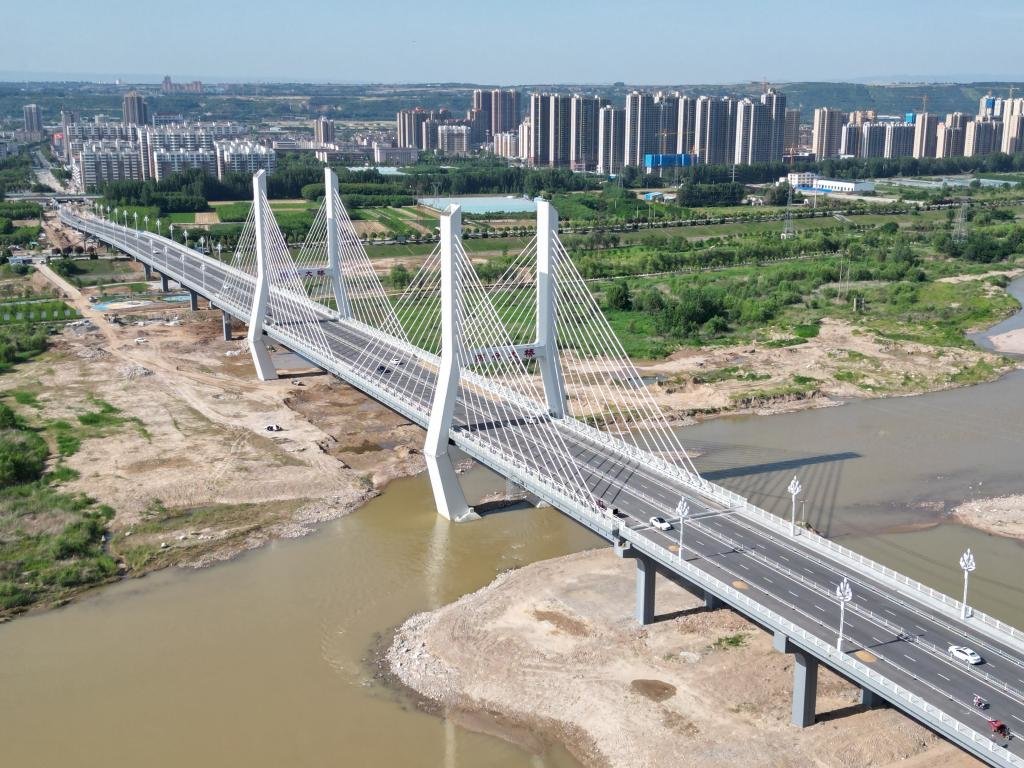 中铁一局七公司承建的陈仓渭河大桥。（受访者供图）