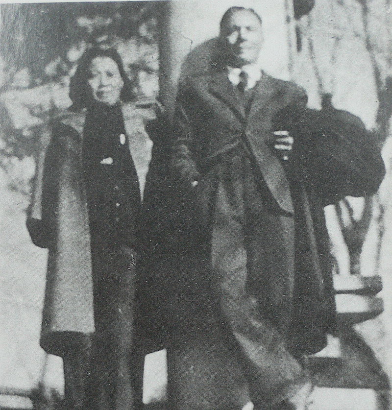 图7  倪贻德、刘苇夫妇合影。1949年6月初，夫妇二人与魏猛克作为第三野战军军代表接管国立艺专