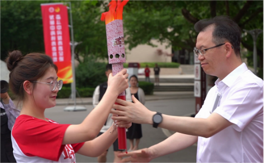 礼赞青春致敬校庆|西安培华学院举行庆祝建校95周年共青团表彰大会暨火炬传递仪式