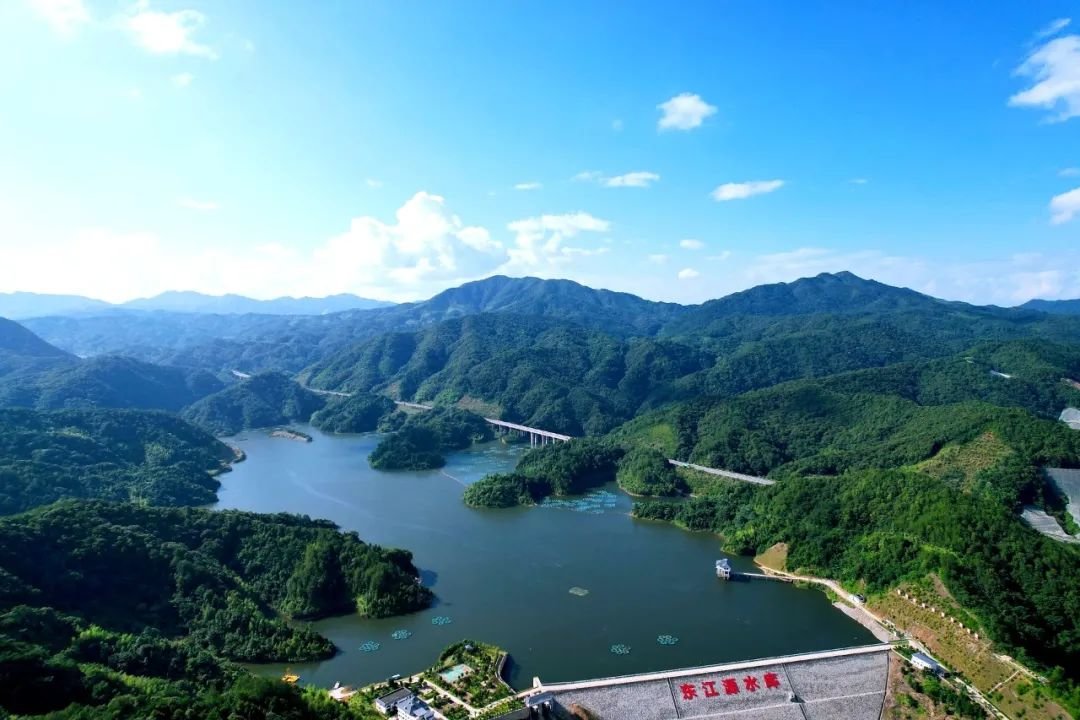 赣州市寻乌县东江源水库。 赣州市生态环境局供图