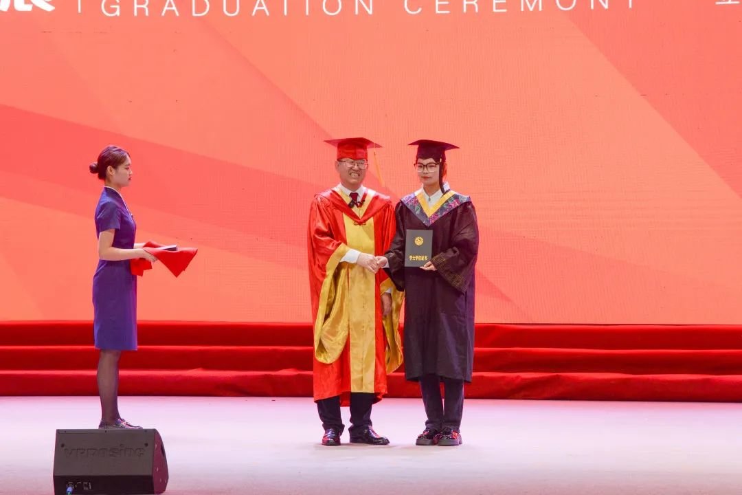 ▲授予学士学位