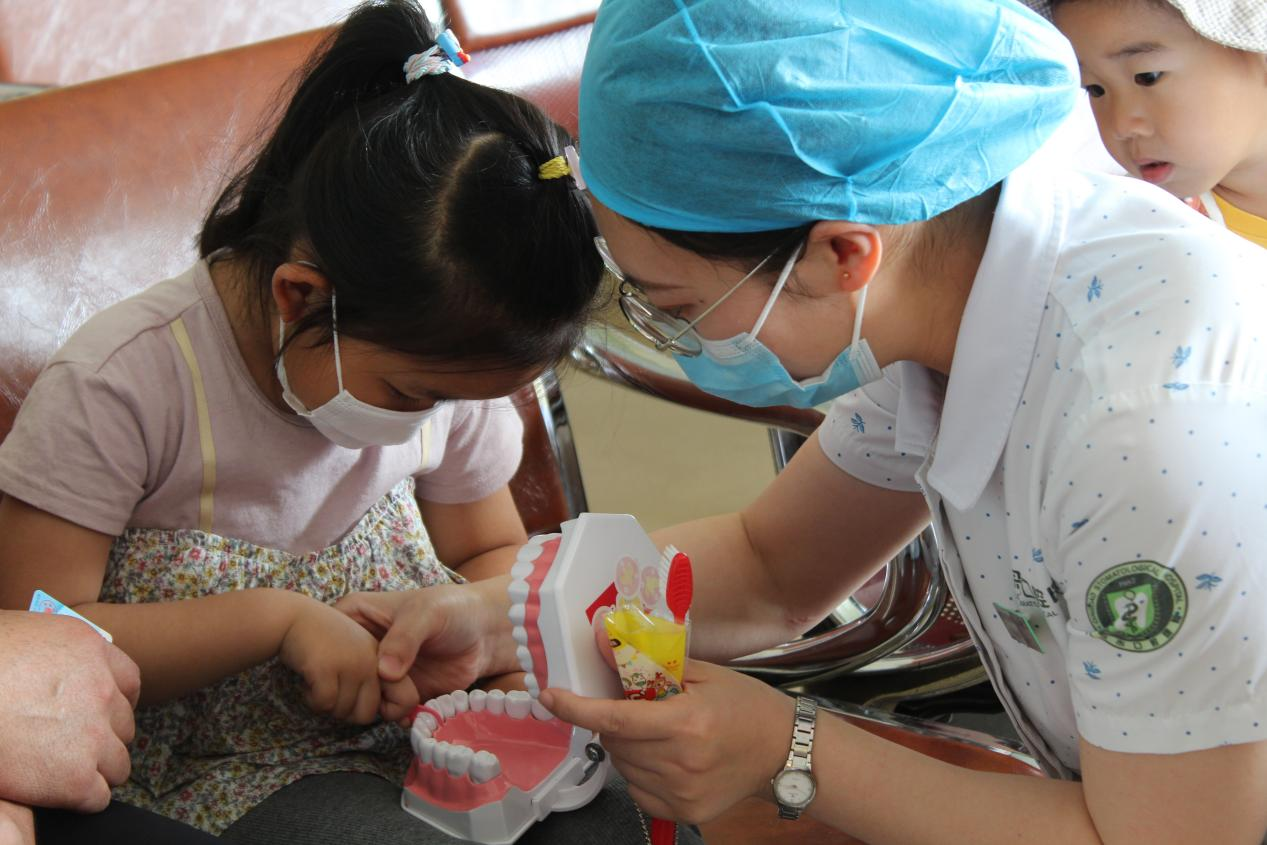 专业化、数字化、舒适化！记者走进青岛市口腔医院参与沉浸式体验，见证全方位专业护航口腔健康