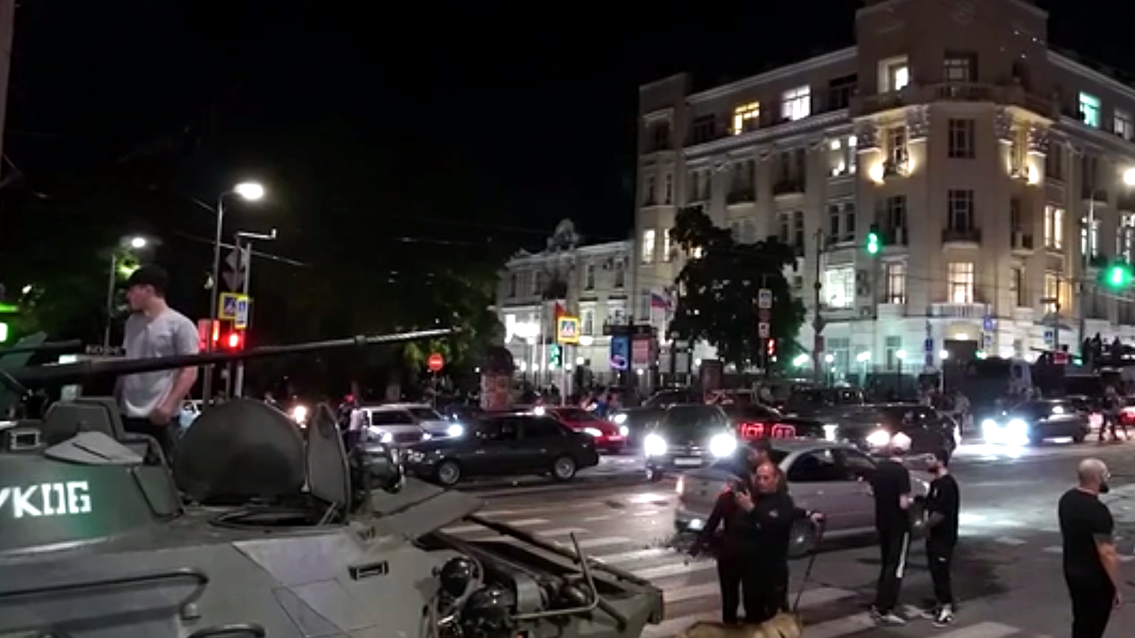 现场报道｜凤凰记者直击瓦格纳撤离俄南部军区总部_凤凰网视频_凤凰网