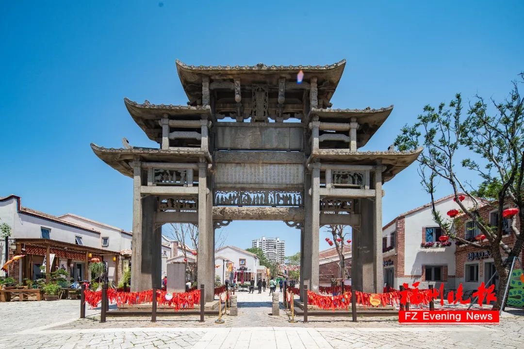 黄阁重纶石坊