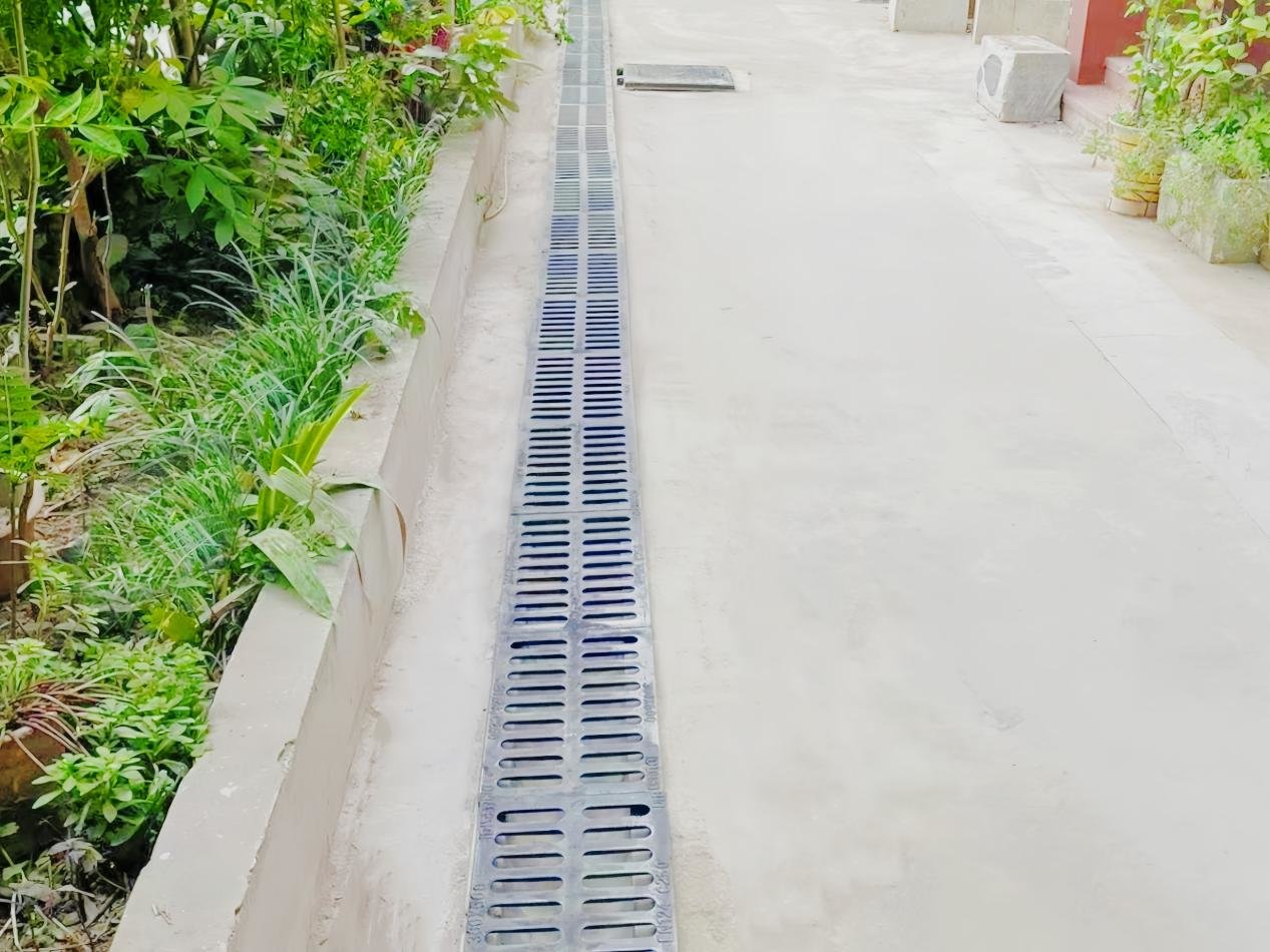 地下管网改造，加设雨水管网