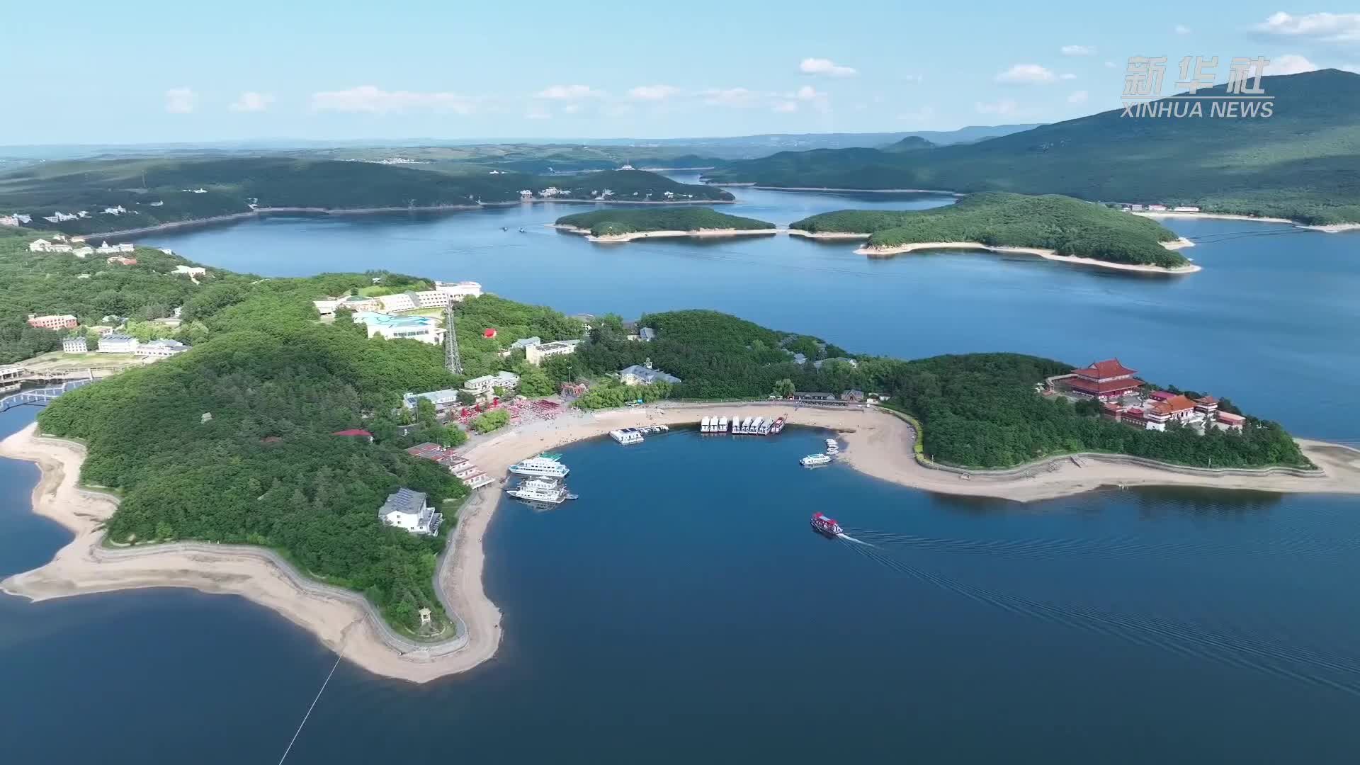 镜泊湖风景区消夏游受欢迎