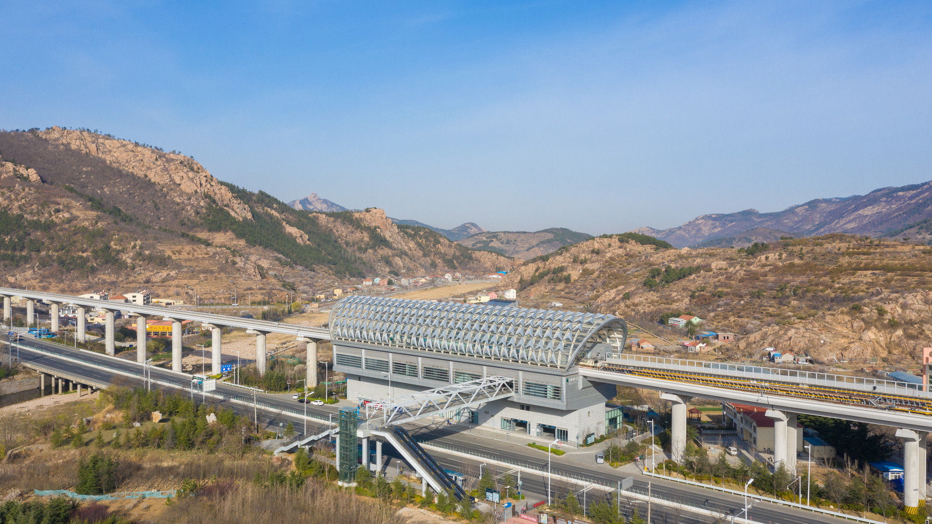 人山人海 端午假期青岛地铁安全运送乘客422.88万人次