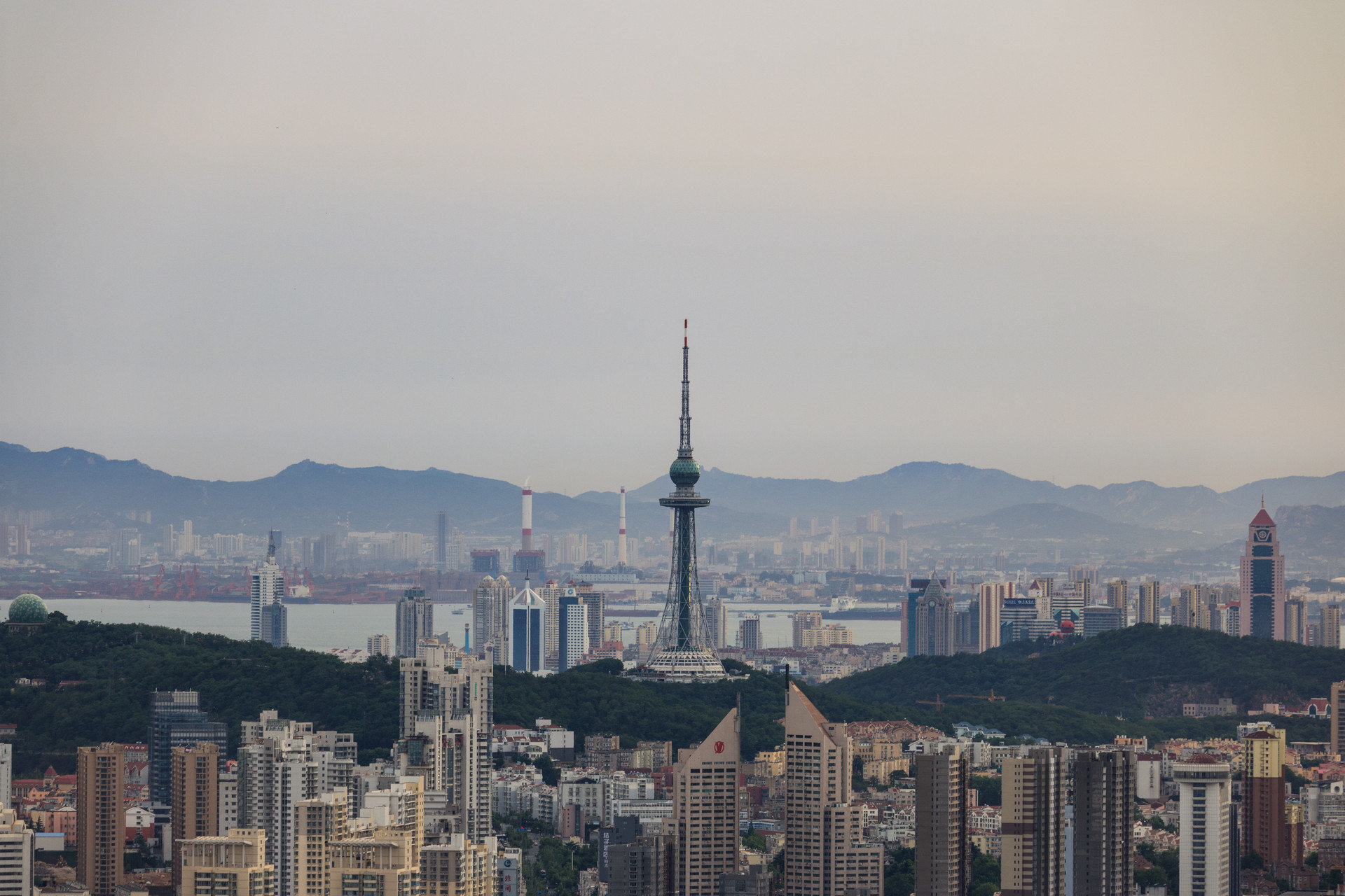 在高空鸟瞰青岛，感受不一样的岛城风情