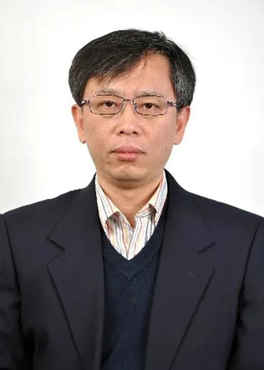 司卫，中国国家博物馆副研究馆员。