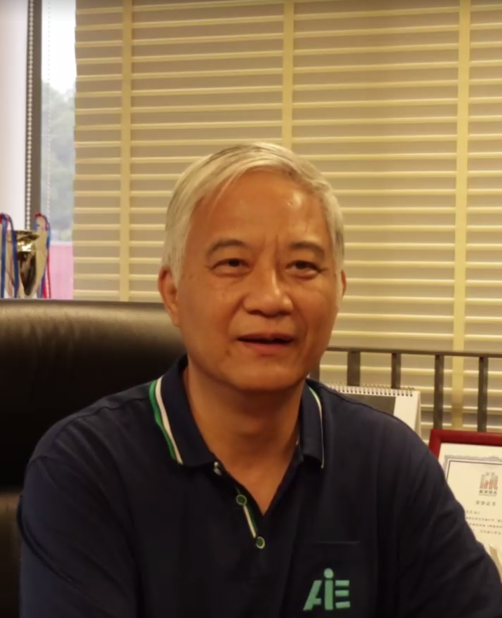 (唐本忠院士致辞的照片)