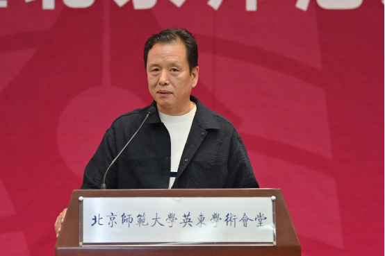 中国作家协会党组成员、副主席 李敬泽致辞
